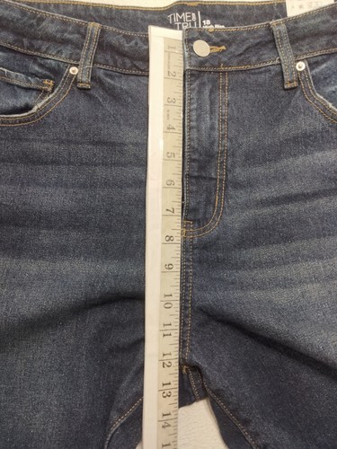 Time And Tru Jeans Crop High Rise Raw Hem Distressed Women's Size 18 - Imagen 6 de 13