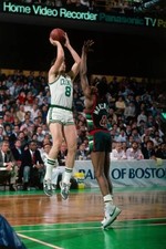 Scott Wedman Boston Celtics shoots the jumper v Sidney Moncrief Mi- Old Photo