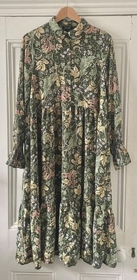 Monki Women s Green Arts & Crafts Floral Tiered Maxi Dress S UK 8-10 EU 36-38