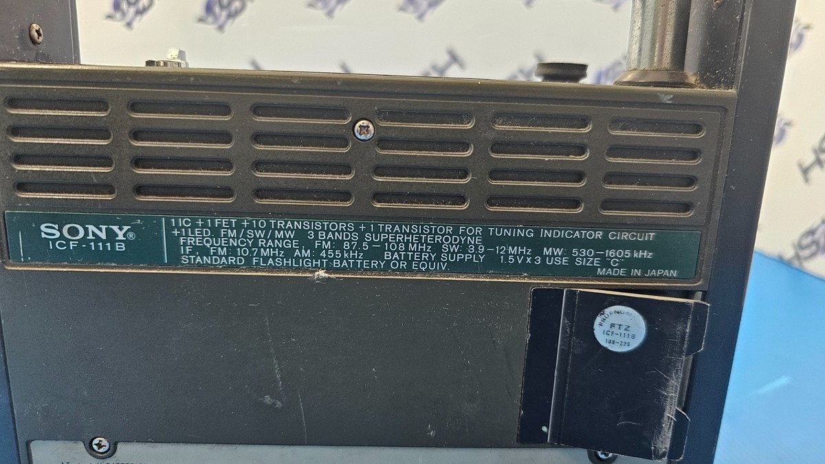 Sony ICF-111B Sports 11 FM-AM Solid State All Weather Radio | eBay