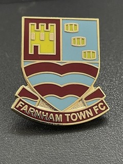 FARNHAM TOWN FC BADGE