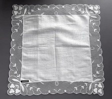 VINTAGE HANKIE WHITE LACE EDGE WEDDING NEW W/ TAG CELEBRITEES LINEN SWISS TULLE