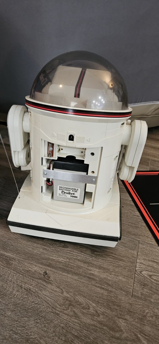 Tomy OMNIBOT Robot 5402 With Box, Remote & Tray Battery