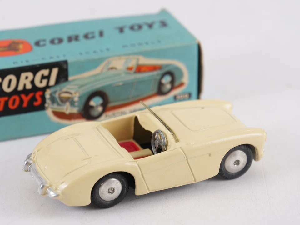 Corgi Toys 1/43 300 Austin Healey SPORTS Car - Image 2 of 4