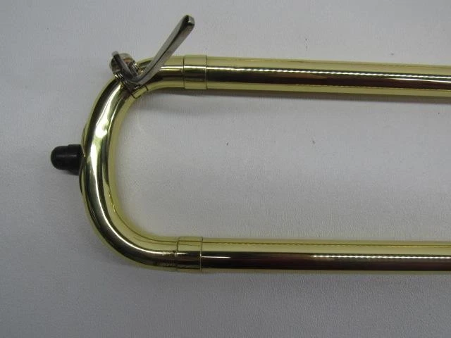 MENDINI DE CECILIO BB TROMBÓN DESLIZANTE TENOR MOD MTB-L DORADO USADO CON ESTUCHE RÍGIDO Foto 3 de 4