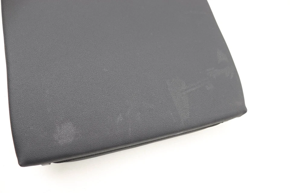 AUDI S3 2022-2024 - ASIENTO TRASERO Apoyabrazos / Portavasos (Centro) 8Y0885081A Foto 2 de 4