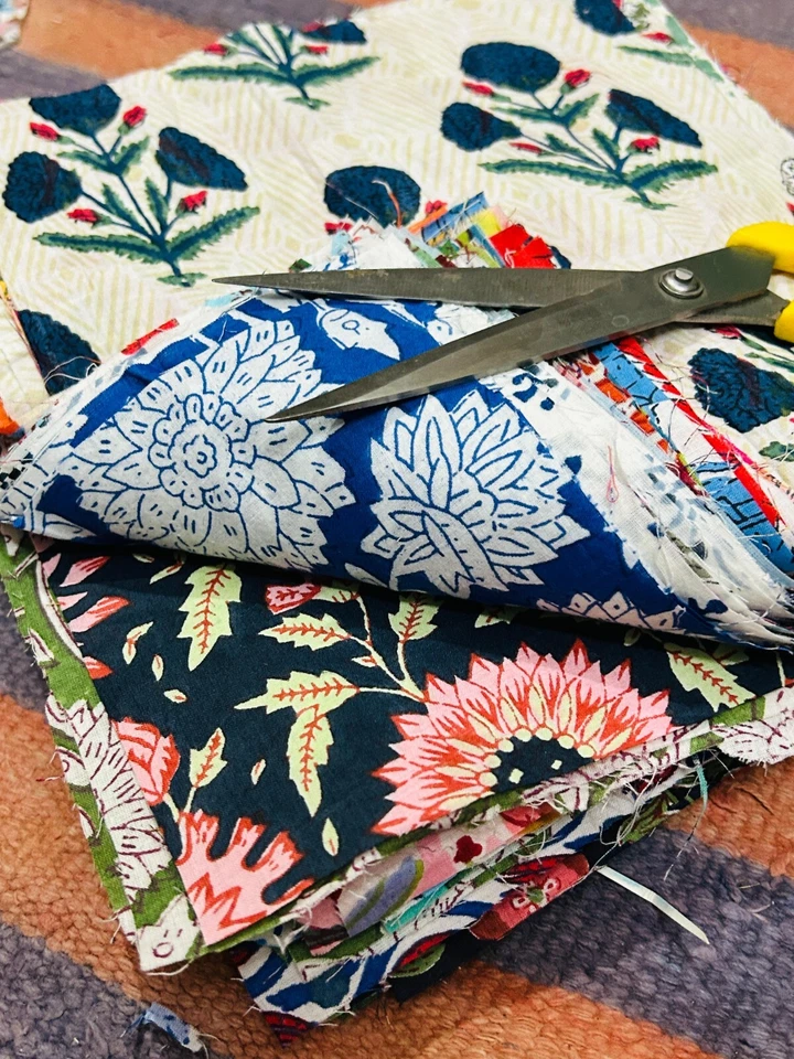 BLOCK PRINT COTTON FABRIC SCRAPS - Image 2 of 4