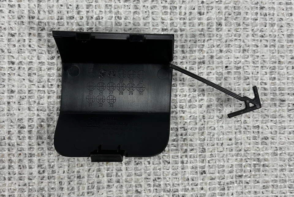 OEM NEW 2021-2023 Chevrolet Trailblazer Bumper Tow Eye Cap Cover 42620507 - Image 3 of 4