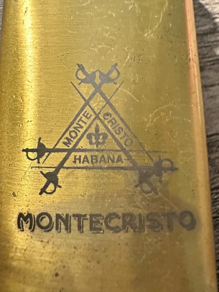 Encendedor vintage Montecristo Habana V8I 39233 grabado en la parte inferior Foto 2 de 4