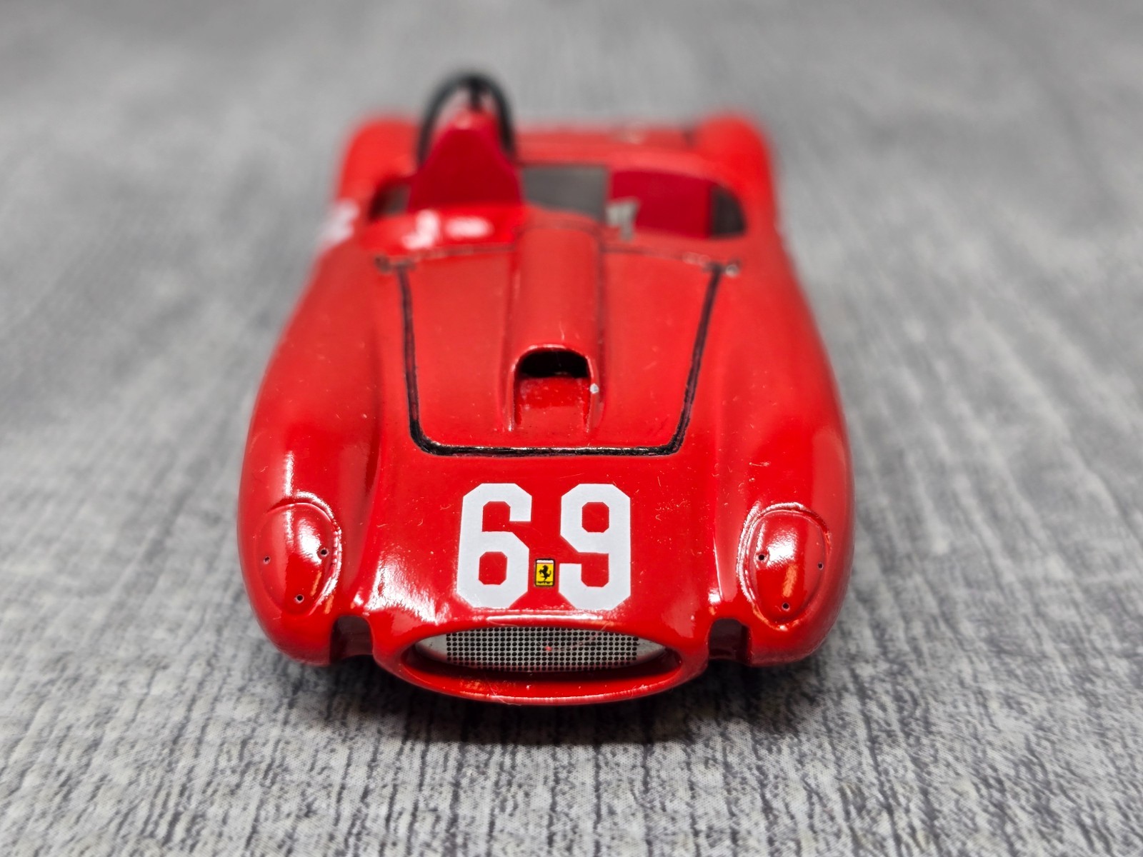 Vintage Ferrari Built Model 1:43 F1 69 Red Metal Saucony thumbnail 3
