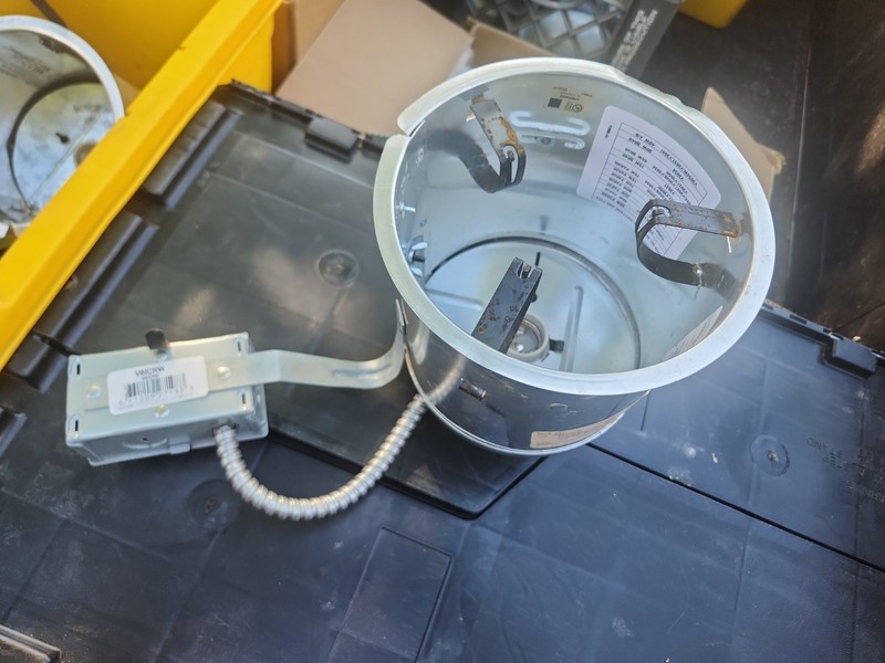 Lot of 1 VuLite V6ICW Economy Recessed Lighting 6" Construction Housing 120V