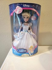 Walt Disney Princess Cinderella Special Edition Porcelain Doll 2005 Brass Key