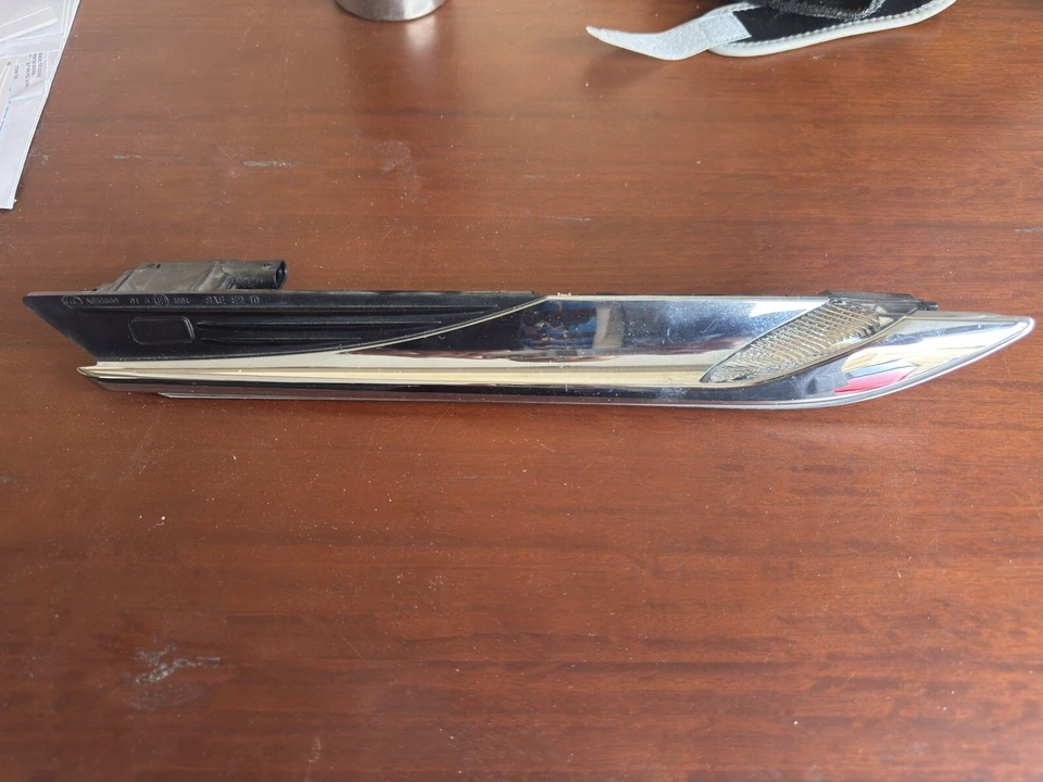 INDICADOR INTERMITENTE LADO PASAJERO BMW F06 F12 F13 640i 650i 12-15 1335 OEM Foto 2 de 3