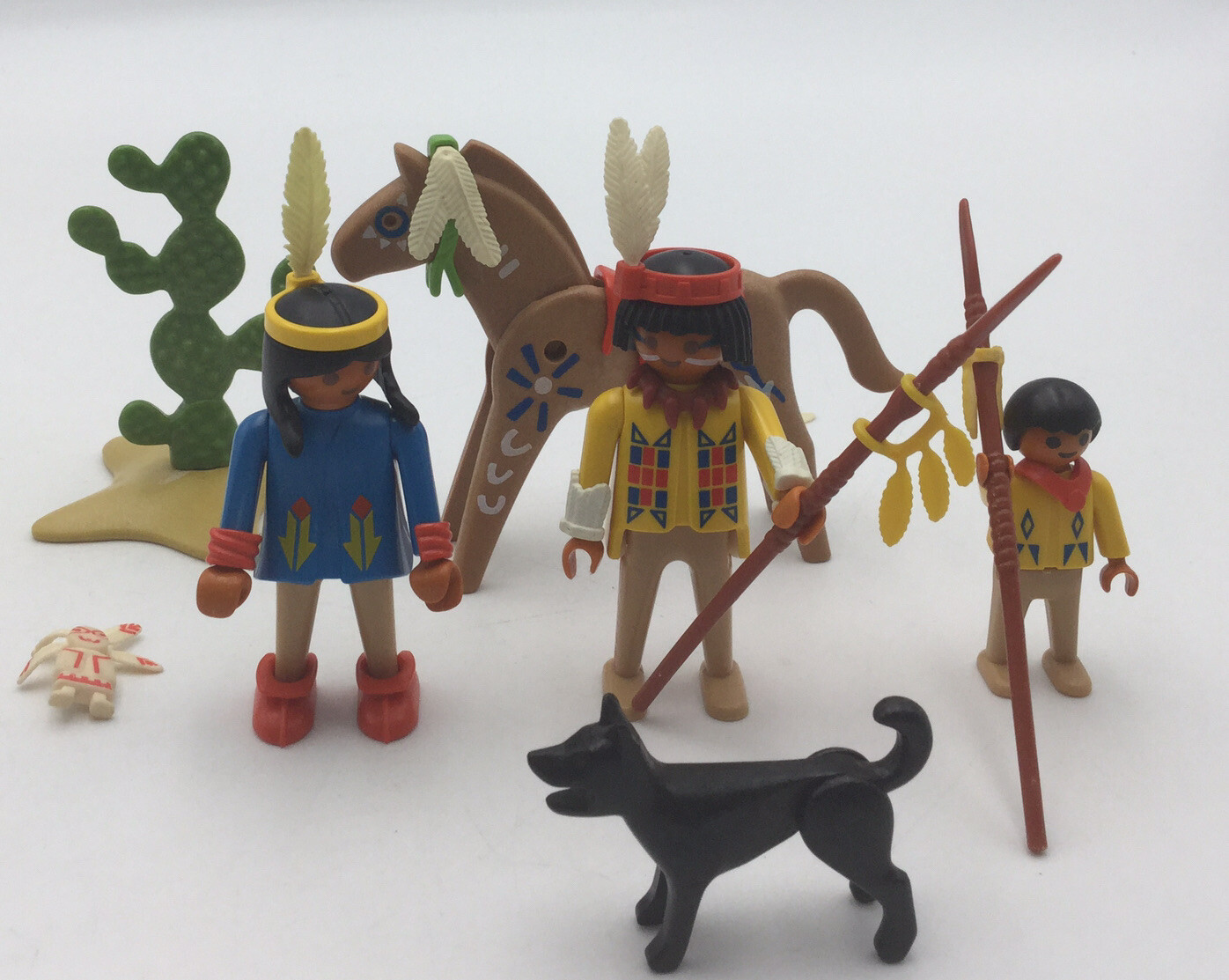 Vintage Playmobil 3876 Mounted Indian Warrior & 3396 Indian family. eBay