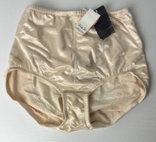 NWT Vanity Fair Brief Panty Polyester Vintage 40101 Champagne SIZE LARGE