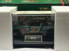 REVELL COLLECTORS CLUB 1:24 KEN SCHRADER SKOAL BANDIT 1998 CHEVROLET #33