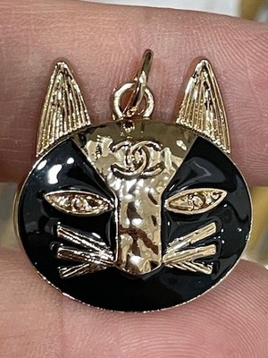 CHANEL シャネル　ヴィンテージネコペンダント CHANEL ZIPPER PULL CHARM PENDANT BLACK CAT FACE GOLDTONE METAL CC
