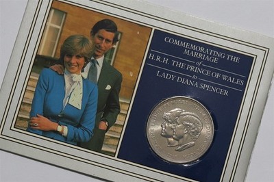     UK GB 1981 DIANA & CHARLES HOCHZEITSMÜNZENPAKET B90 #15
