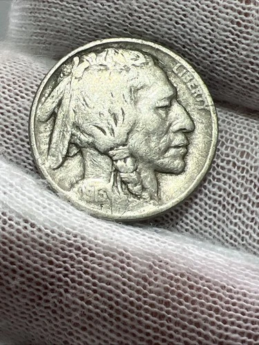1913 Type 1 Higher Grade Buffalo Nickel -  Better Date US Coin!