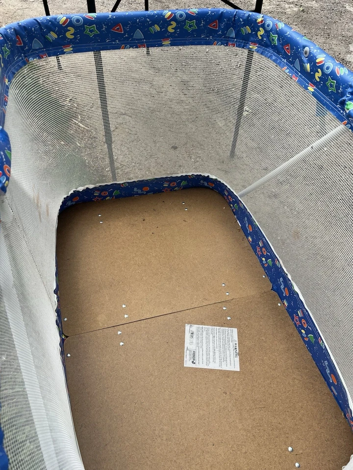 Vintage Cosco mesh sided foldable playpen 1980s retro blue print 40 x 26 - Image 4 of 4