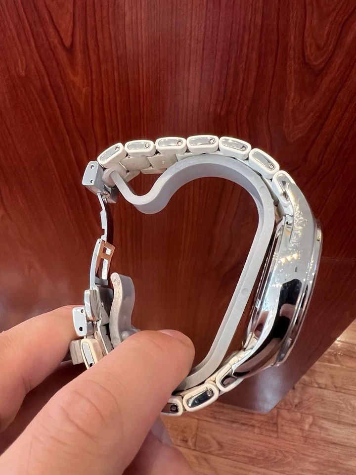 EMPORIO ARMANI MENS WATCH AR5859 WHITE DIAL &  WHITE SILICONE STRAP - Image 4 of 4