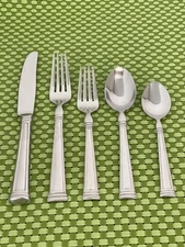 Lenox ESQUIRE Stainless 18/8 Glossy China Flatware SMART CHOICE B52WU