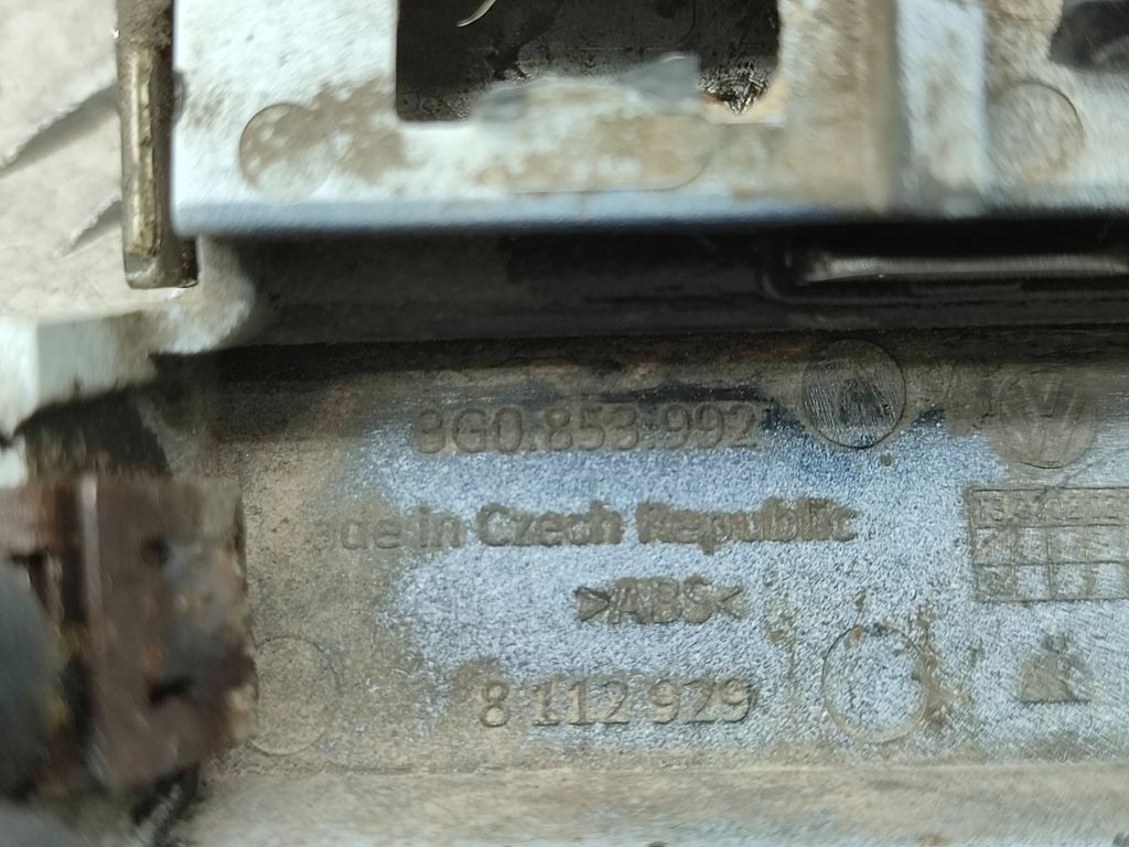 Volkswagen PASSAT B8 2015 Right fender trim molding 3G0853992  