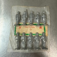 10x Vtg MGT Russian Lead Soldiers - Officer, Solider w/ Banner  Soliders