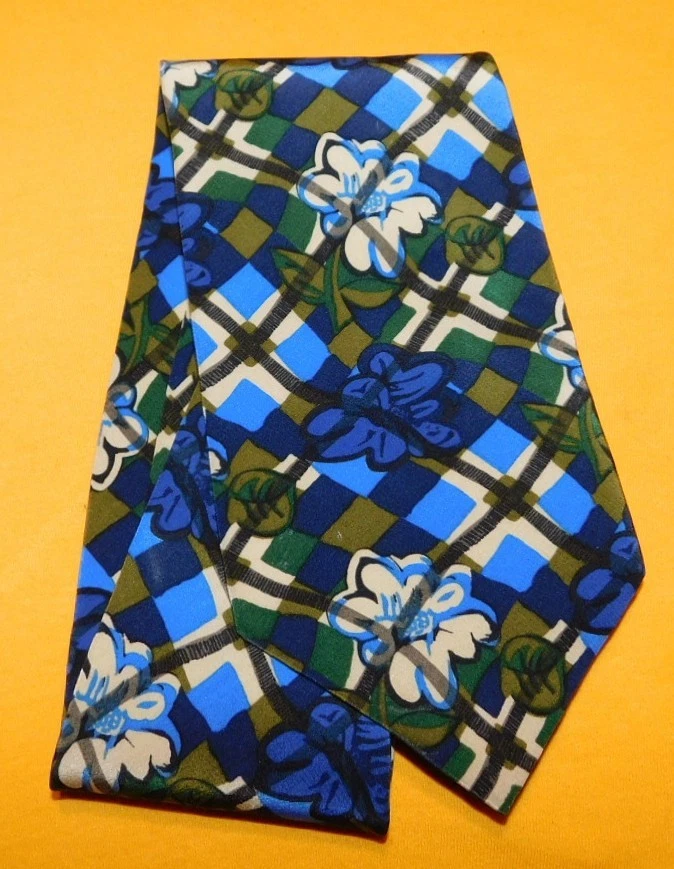 UNGARO PARIS MADE IN ITALY BLUE/GREEN/WHITE FLORAL/GEOMETRIC TIE - DESIGNER TIES - Image 2 of 3