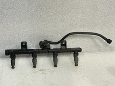 2010-2012 HYUNDAI GENESIS COUPE 2.0T fuel rail assembly with injectors OEM