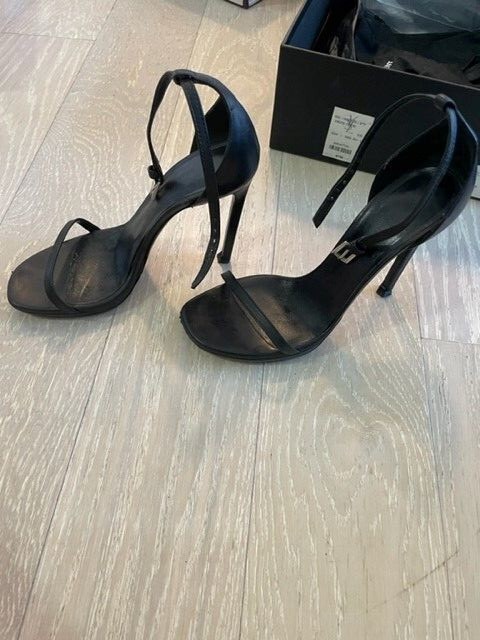 SAINT LAURENT Sandali con cinturino YSL 36 5