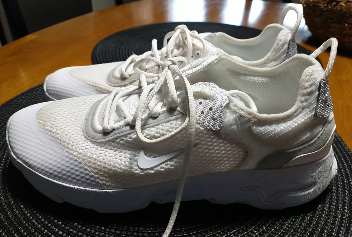 Nike Boys React Live CW1622 101 White Running Shoes Sneakers Size 6 Y