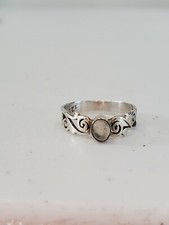 Stunning 925 Sterling Silver Ring Size 7