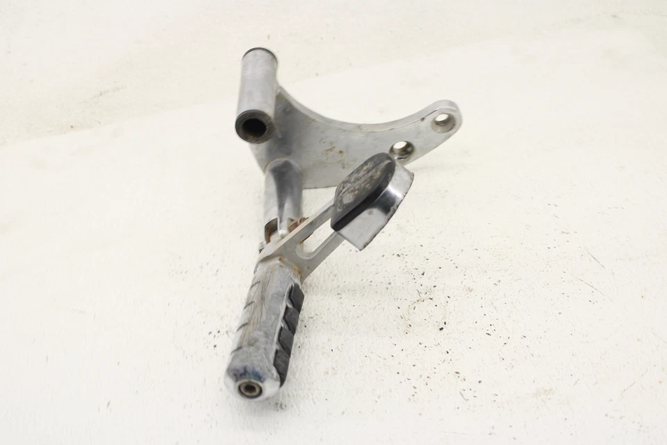 Reposapiés delantero izquierdo Harley Dyna Low Rider Super Glide 91-05 Foto 4 de 4