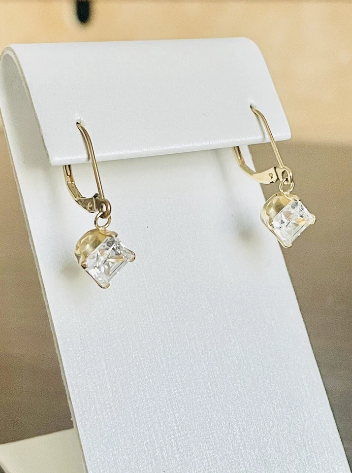 Pendientes cuadrados de circonita cúbica - Pendientes con palanca trasera chapados en oro Foto 2 de 4