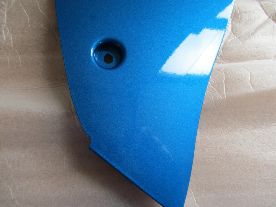 SUZUKI GSX600F KATANA NUEVO OEM PANEL INTERIOR DERECHO AZUL 94461-08F00-Y7E Foto 3 de 4