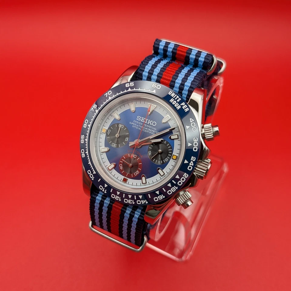 Esfera azul y bisel azul/blanco | Martini Colorway | Movimiento Seiko VK63 Foto 2 de 4