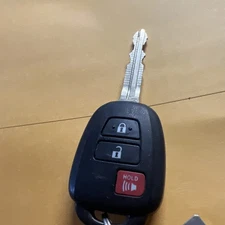 2021-23 TOYOTA TACOMA COMBO HEAD KEY REMOTE FOB FCC:   H-CHIP 3-BTN GOOD
