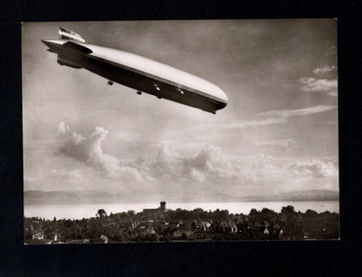 Zeppelin LZ 127 - Über Friedrichshafen   (Zep3-45)