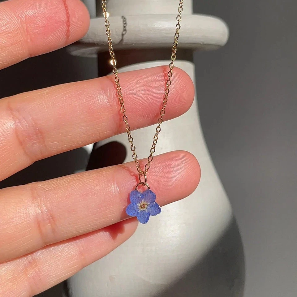 Collar Minimalista Real Azul Pequeño No Me Olvíes Flor Dije, Regalo Conmemorativo Foto 3 de 4