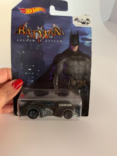 Hot Wheels 2014 Batman #7 Arkham Asylum Batmobil czarny samochód ciemna noc - Zdjęcie 1 z 5