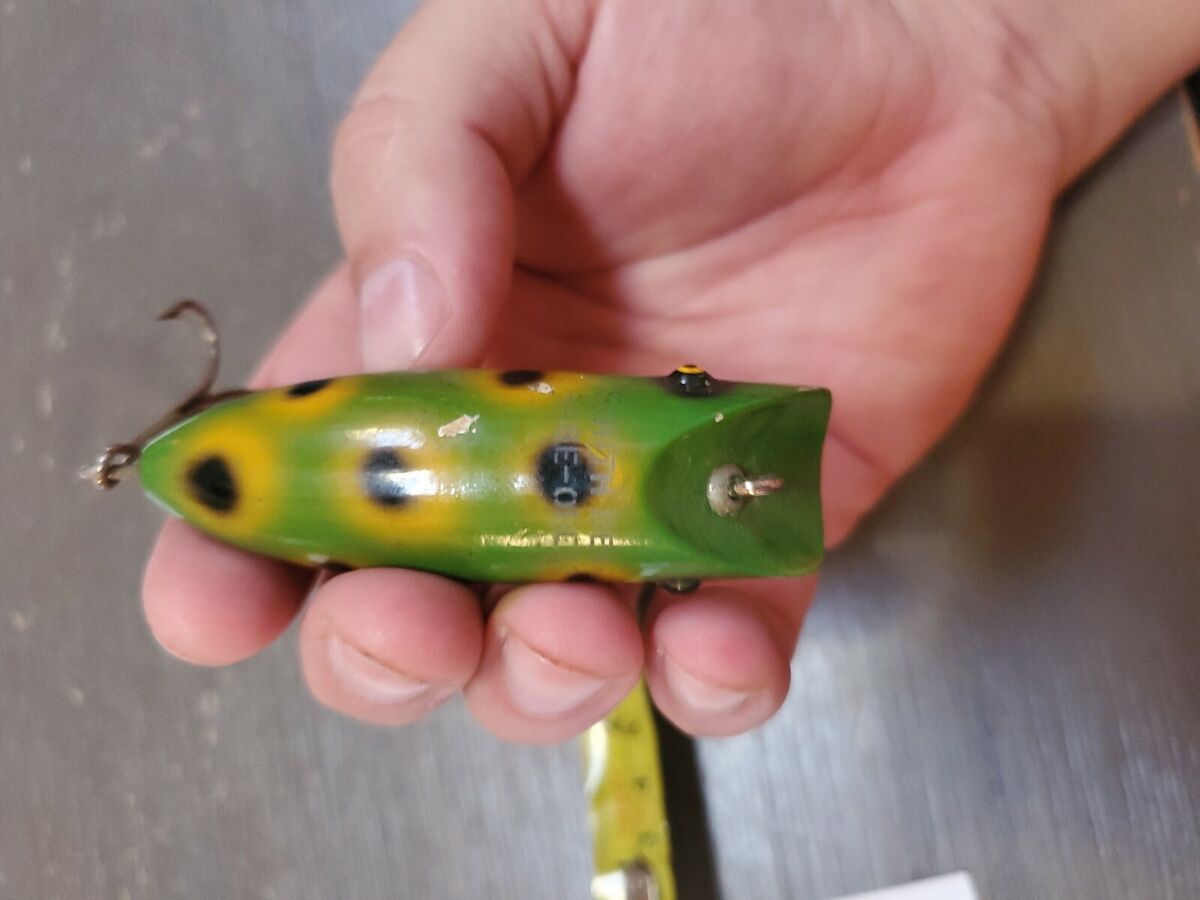 Vintage South Bend Babe Oreno Wood Fishing Lure. Frog Colors Vintage South Bend Babe Oreno Wood Fishing Lure. Frog Colors