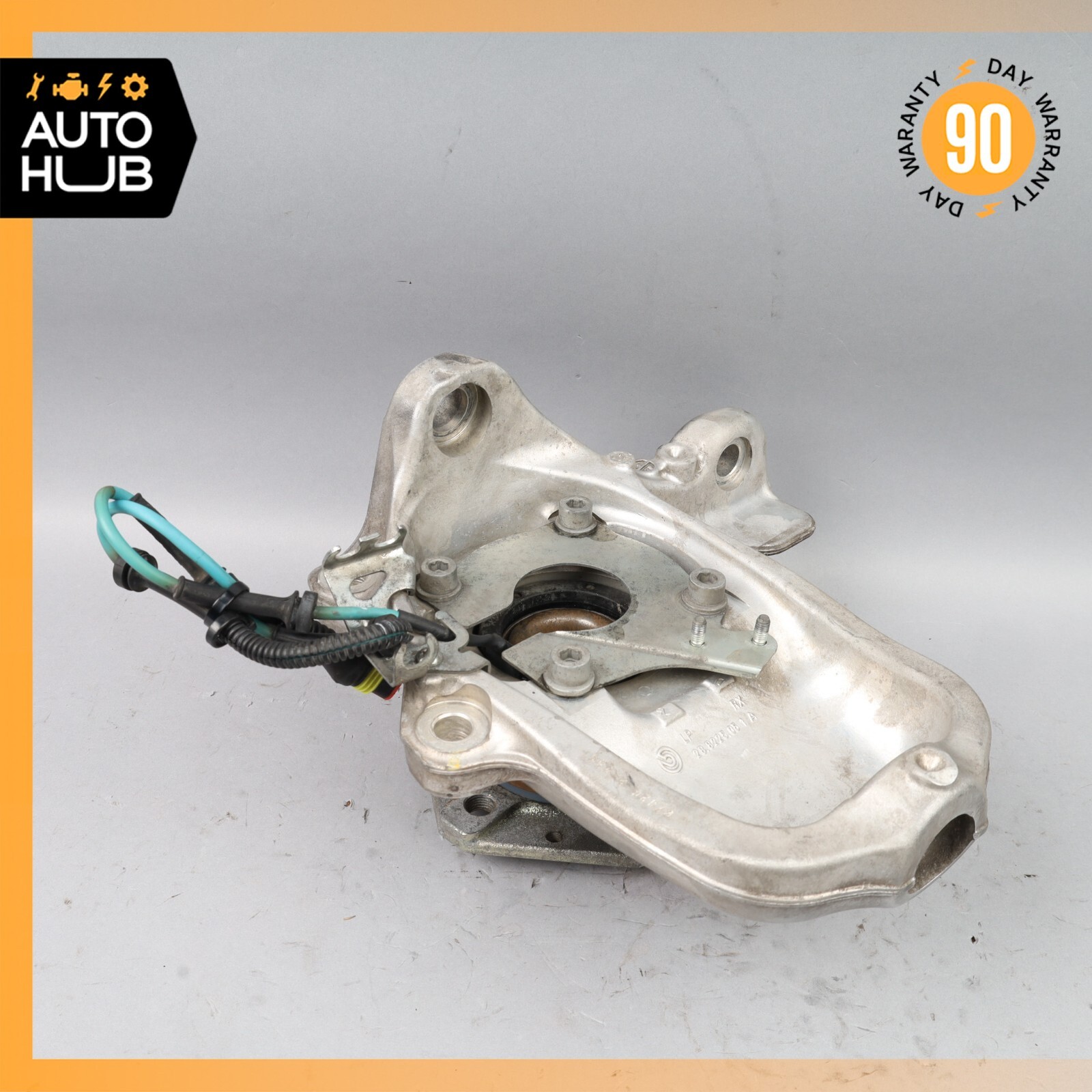 03-10 Maserati Quattroporte M139 Front Left Side Spindle Knuckle Hub OEM