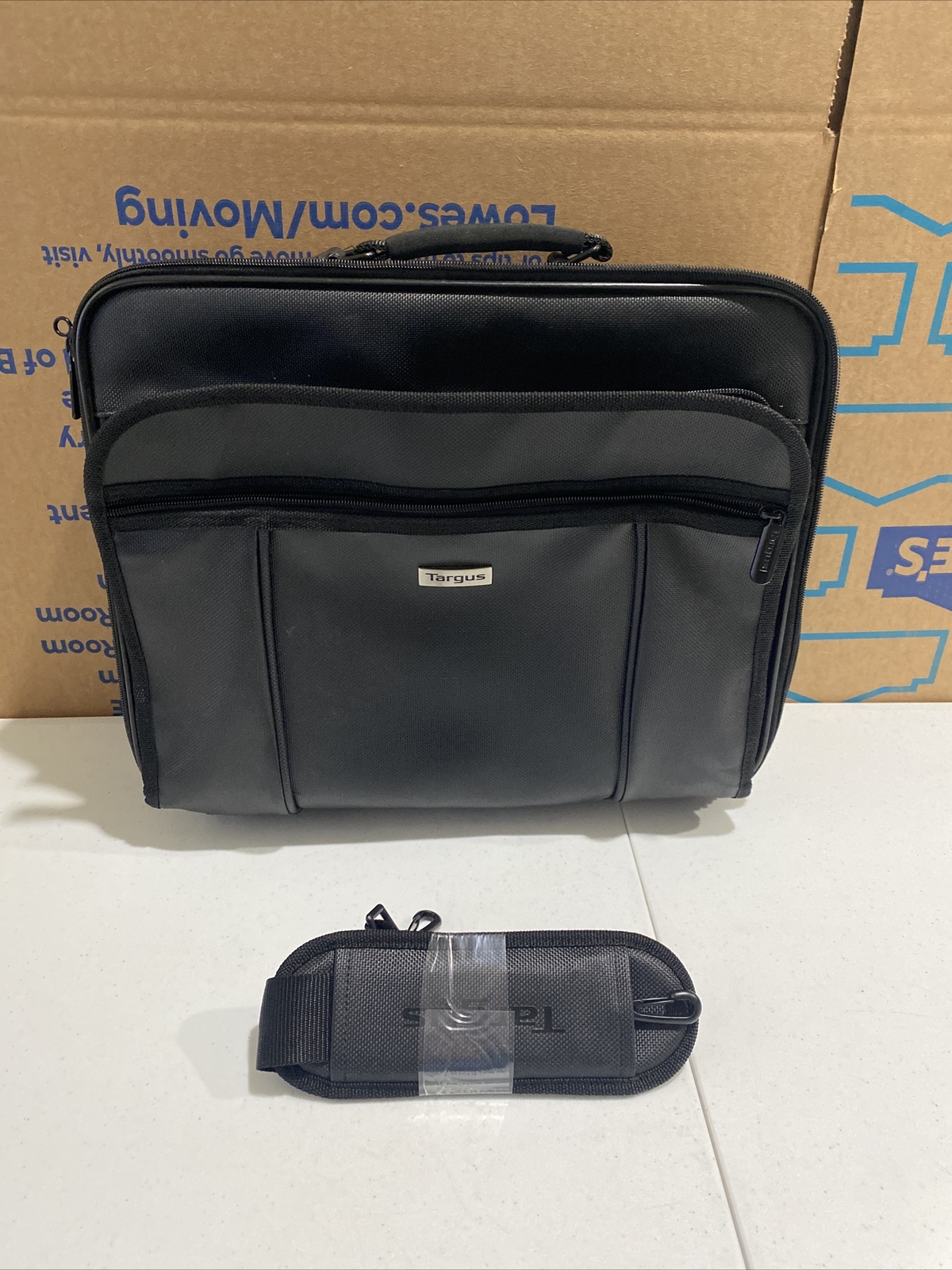 TARGUS TVR300-90 LAPTOP CASE FITS LAPTOPS UP TO 15.4 INCH FAST SHIPPING NICE!