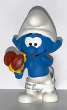 Smurf with Butterfly 20818 - Year 2020 Smurfs 2 inch Figurine Plastic Figure
