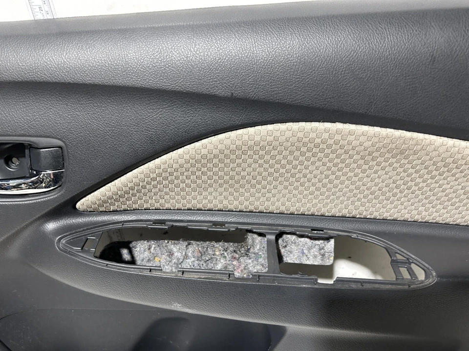 Toyota Yaris Right Front Door Trim NCP93 03/2006-09/2008 - image 2 of 4