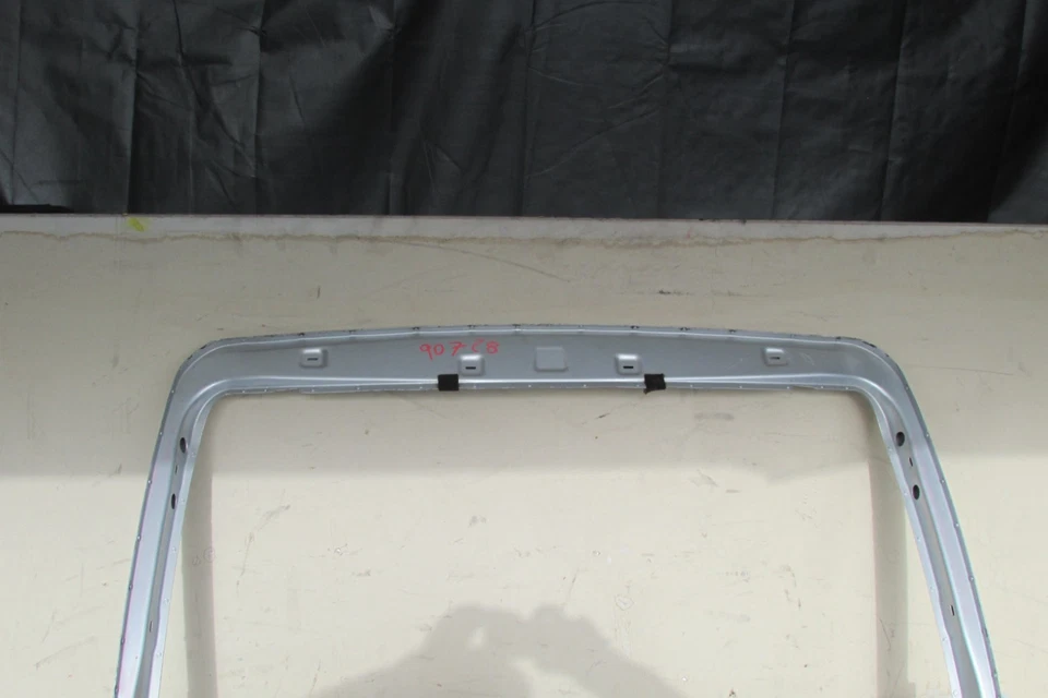 Porsche Cayenne S 2003-2004 tapa trasera superior maletero portón trasero plateado OEM Foto 4 de 4