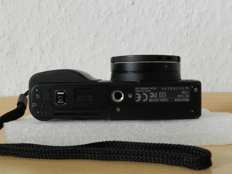 Ricoh Caplio GX 100 - Bild 3 von 4