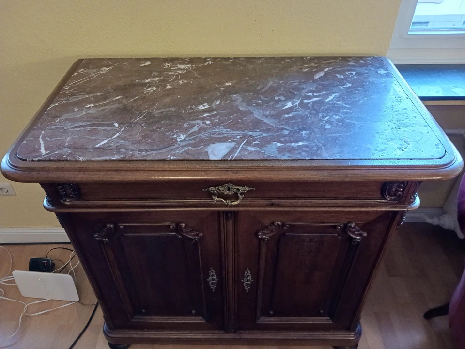 Antike Kommode mit massiver Marmorplatte - Bild 3 von 4