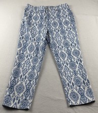 Chicos So Slimming Girlfriend Slim Leg Crop Size 1 size 8 Blue Print Stretch